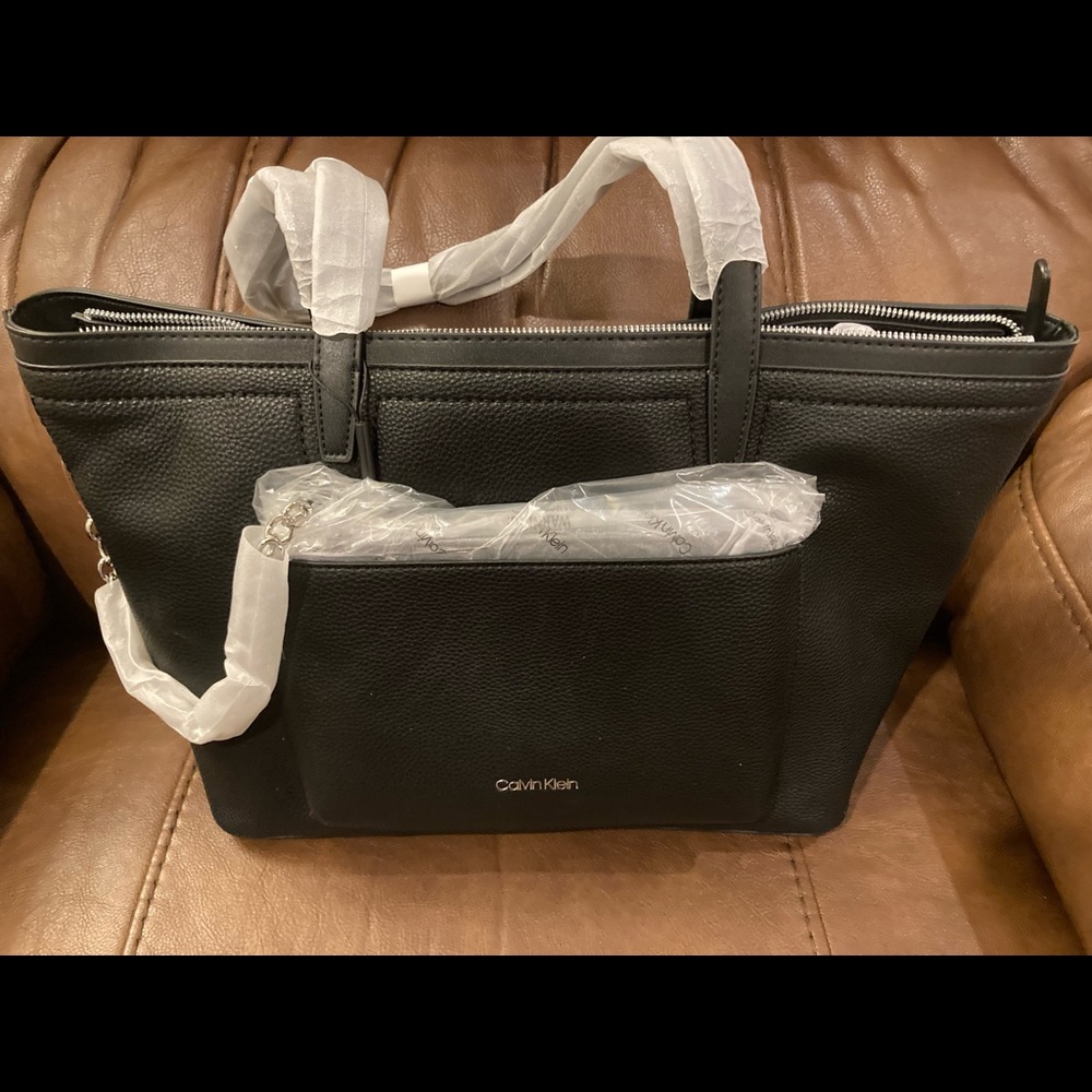 BLACK CALVIN KLEIN PURSE